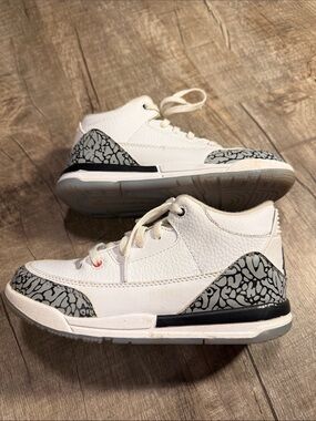 Nike Kids  Air Jordan 3retro white cement size 3youth